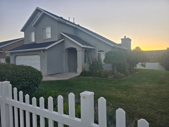 Building Photo - 660 60 E