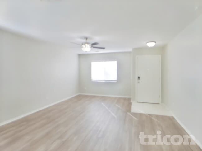 Photo - 5306 E Silverbell Rd