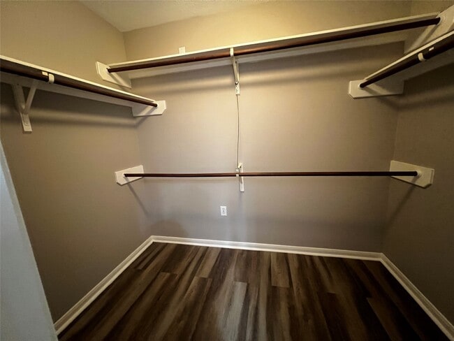 Photo - 2427 Halstead Dr