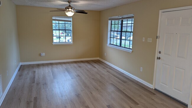 105 VIEUX ORLEANS CIR Unit D