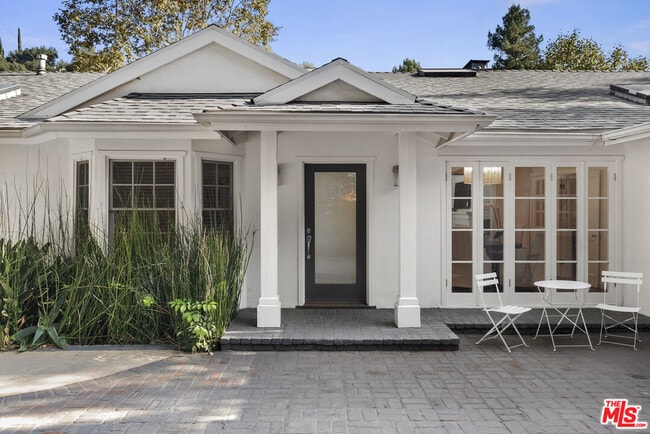 2761 Hutton Dr