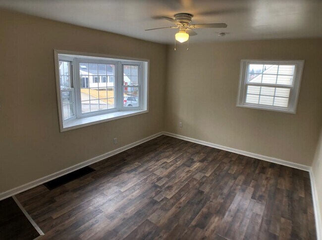 Photo - 349 Whittier Dr