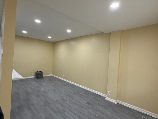 Photo - 924 E 106th St Unit 1st floor