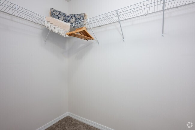 Belmont 2BR, 2BA - 1,096SF - Walk-in Closet
