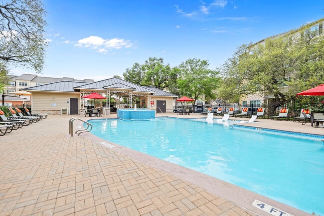 Siena Pool