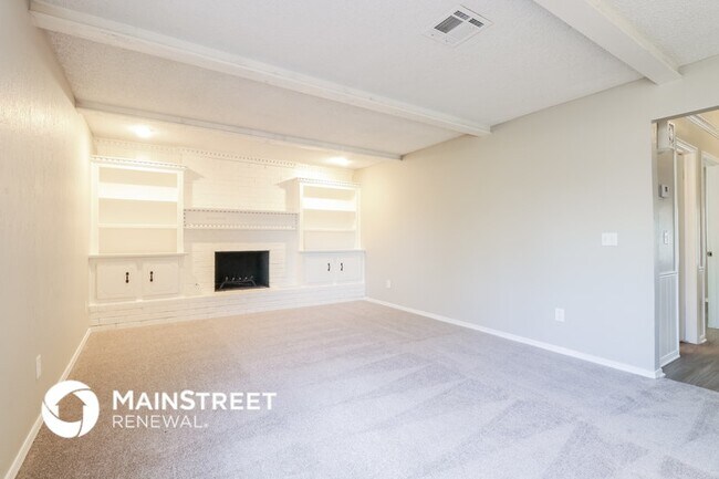 1113 N Patterson Dr