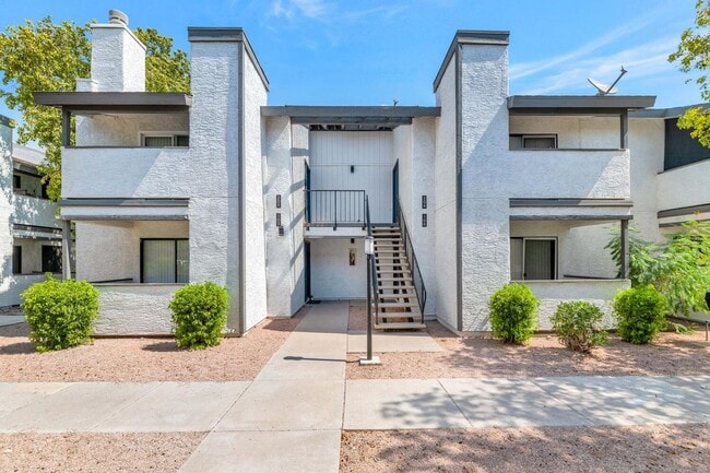 1221 N 85th Pl Unit 206