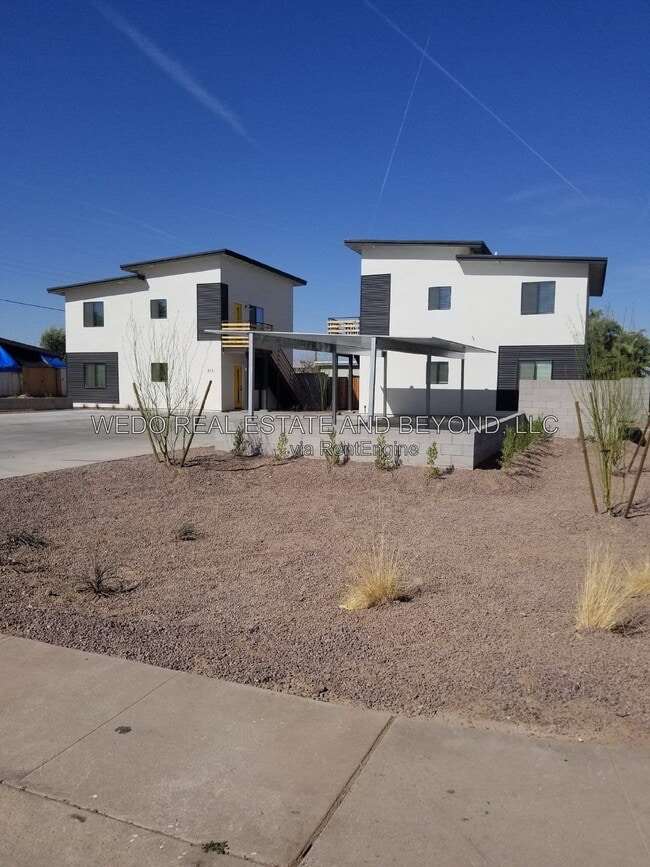 Building Photo - 813 E Siesta Dr Unit D