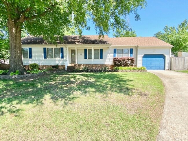 Photo - 802 Tiverton Pl