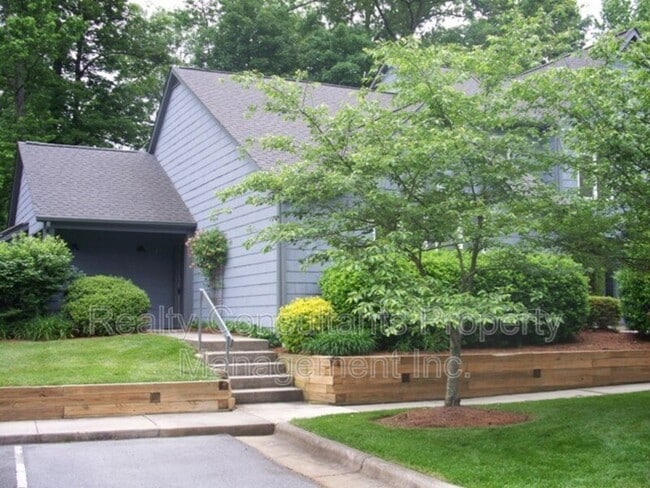 Photo - 306-F N Lindell Rd