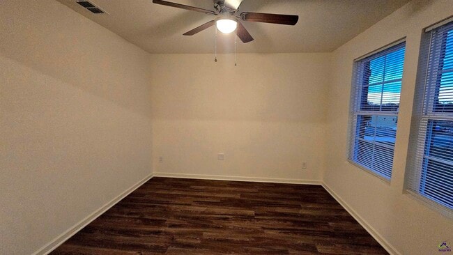 Photo - 502 Liberty Hall Dr