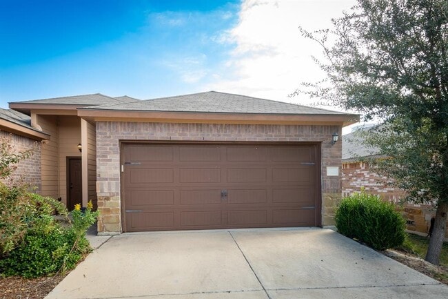 Building Photo - 424 Jack Rabbit Ln