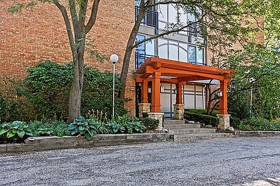 Building Photo - 1833 Four Lakes Ave Unit 2M