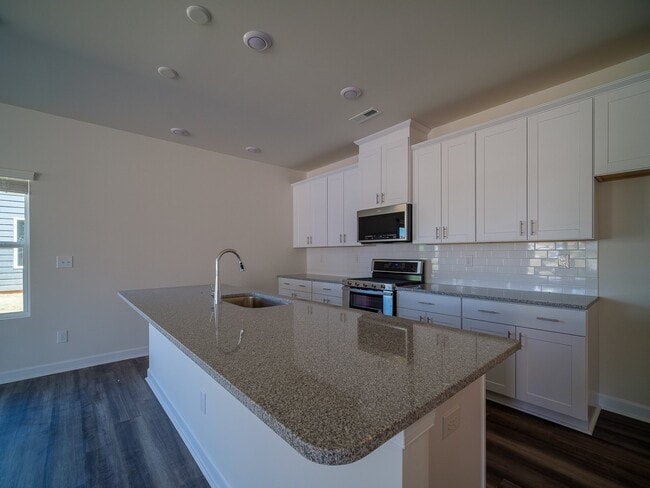 Photo - 515 Nixon Rd