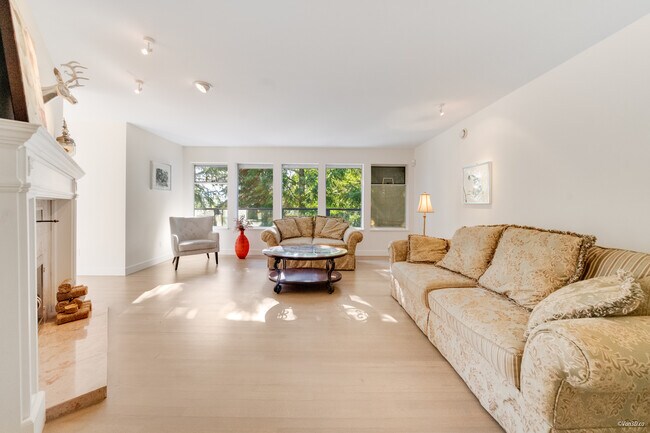 Photo - 8515 Ansell Pl