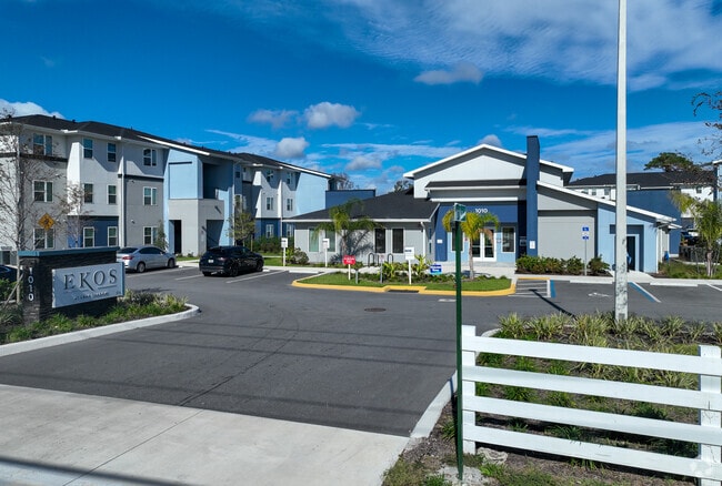 Fotografía del edificio - Ekos at Lake Shadow