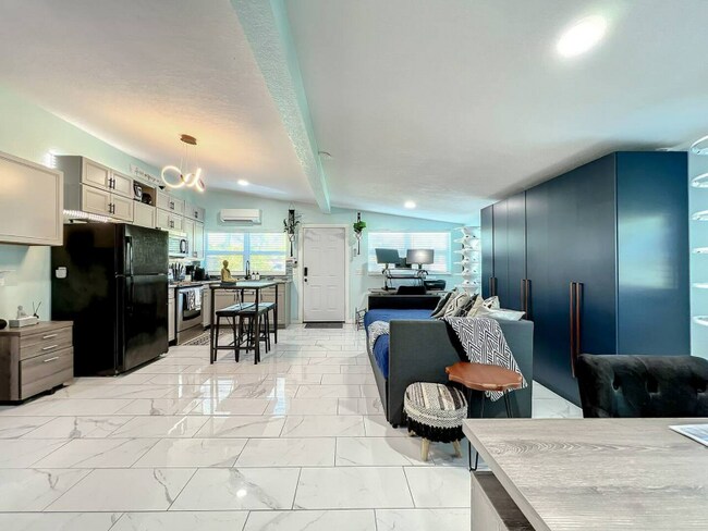 Photo - 1245 Catalpa Ln Unidad 4