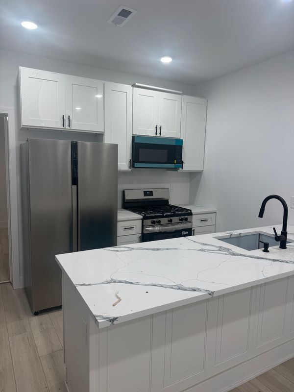 Photo - 807 S 57th St