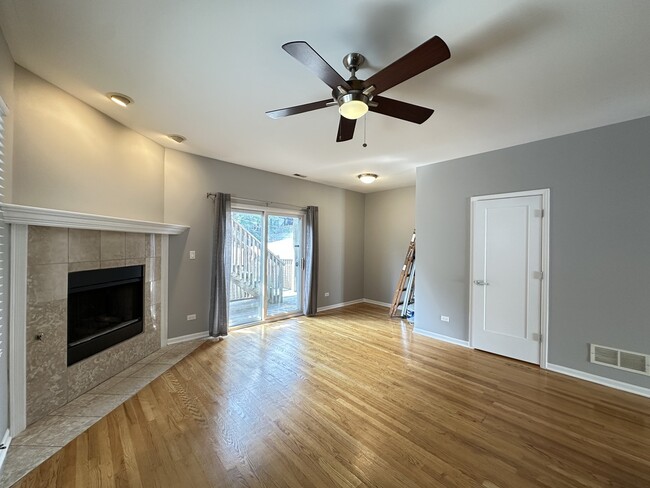 Photo - 724 N Willard Ct Unidad 3