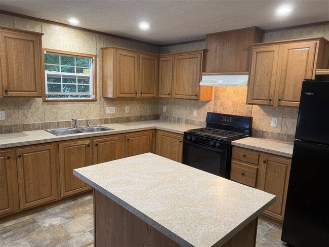 Photo - 116 Avenue E