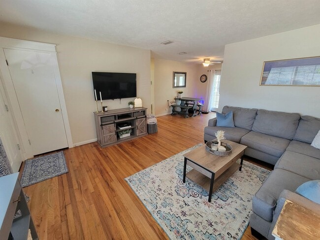 Photo - 404 Sable Ct