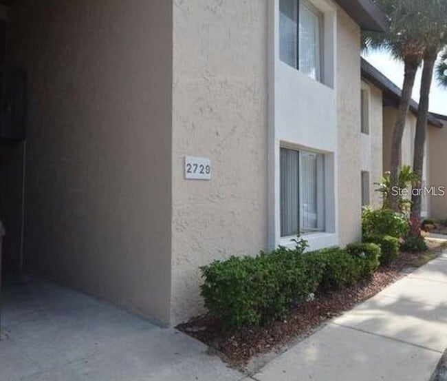 Building Photo - 2720 Hidden Lake Blvd Unit B
