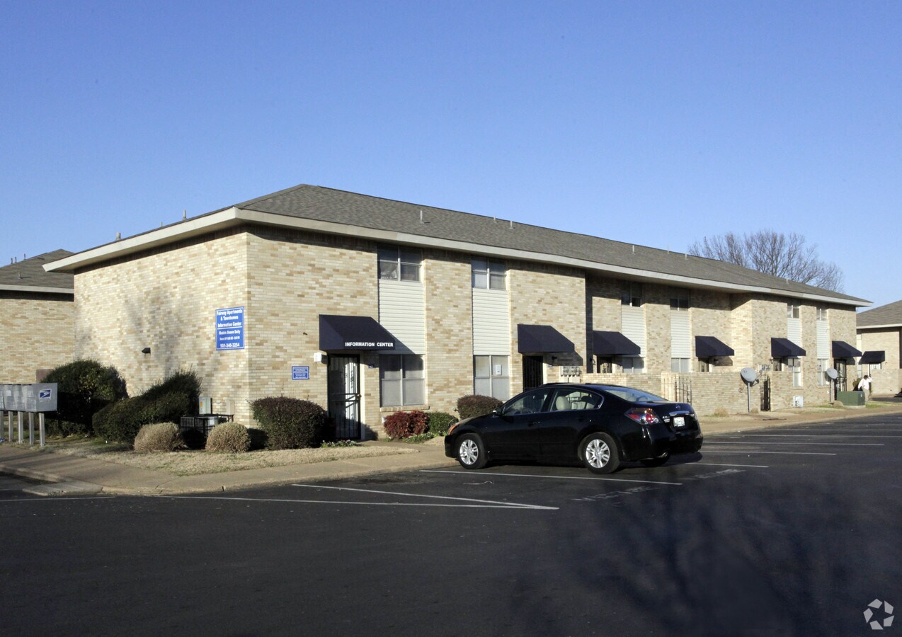 Fairway Apartments - Fairway