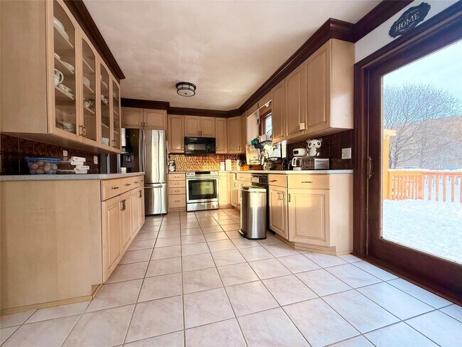 Photo - 1124 Foster Valley Rd