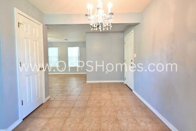 Photo - 933 Scenic Oak Ln