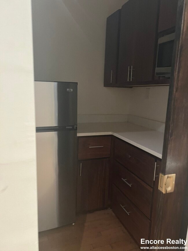 30 Gloucester St Unit 4