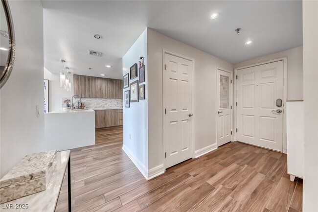 Photo - 150 S Las Vegas Blvd