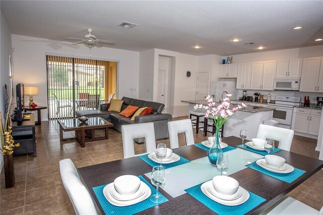 Photo - 2666 Rosemont Cir