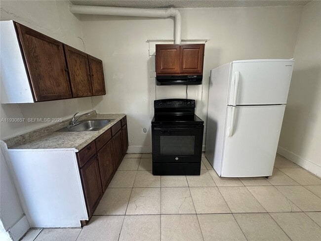 Photo - 1767 NW 5th St Unidad 3