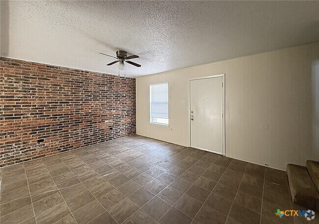 Building Photo - 402 S 2nd St Unit B Rental