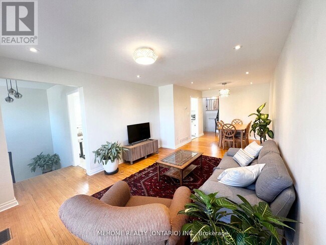 Photo - 126 Edmonton Dr