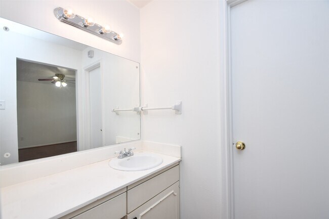 Photo - 10018 Knoboak Dr Unit True