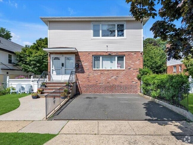 Building Photo - 33 Graywood Rd Rental