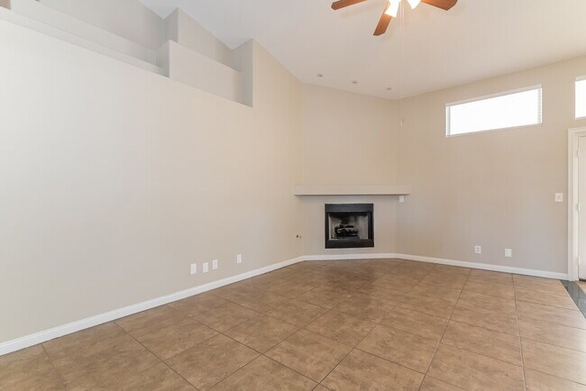 Photo - 541 Embassy Cir