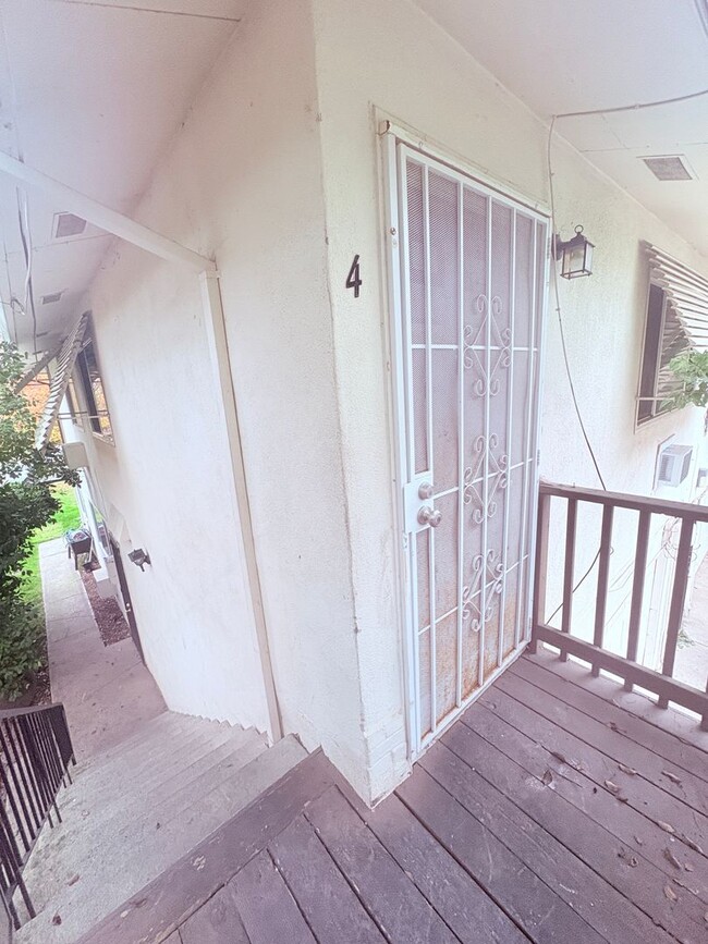 Building Photo - 904 Dornajo Way Unit 004