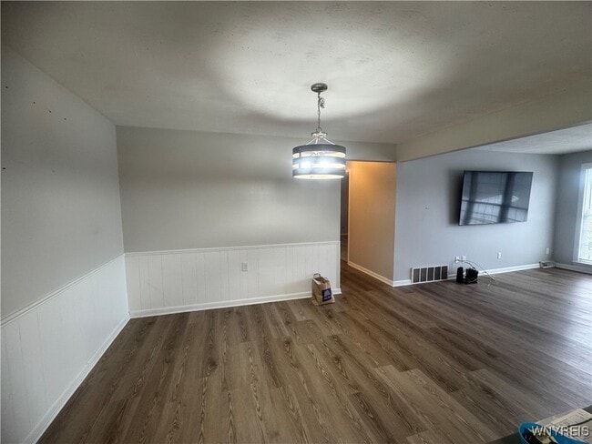 Photo - 95 Carriage Dr