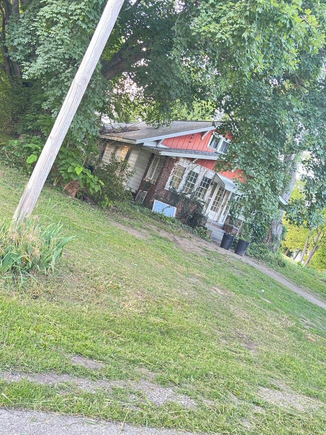 Photo - 108 Shipping St