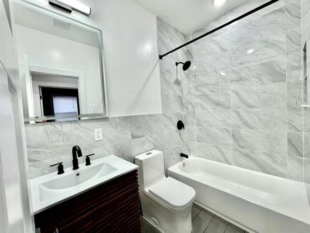 Photo - 78 Armstrong Ave Unidad 2 Rental