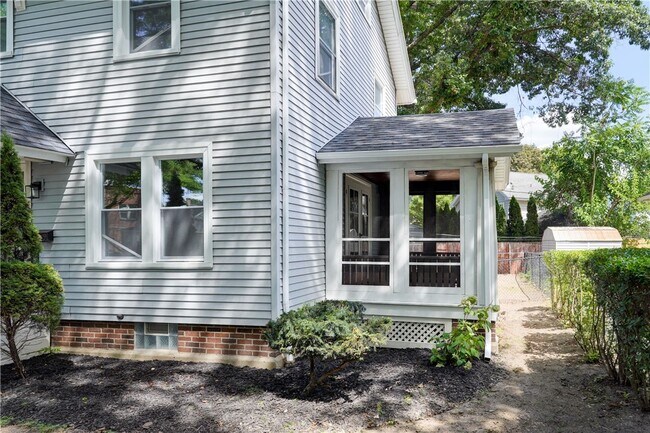 Photo - 162 Merchants Rd