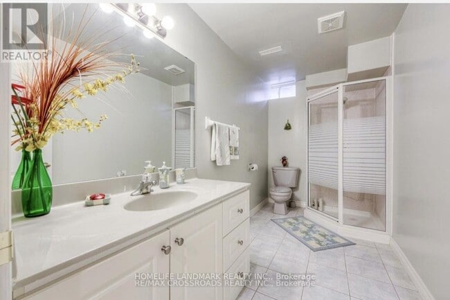 Photo - 238 Highglen Ave