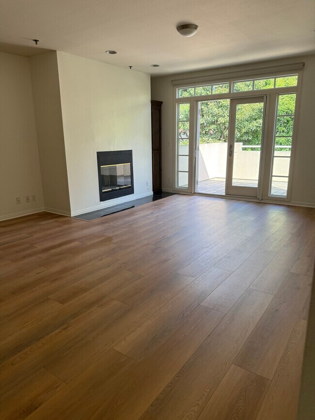 Photo - 2222 N Beachwood Dr Unidad 412