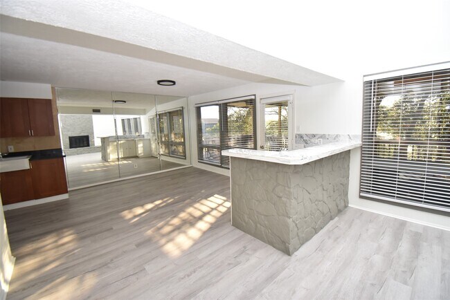 Photo - 82 Harbor Ln