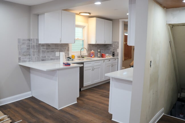 Photo - 12237 S May St