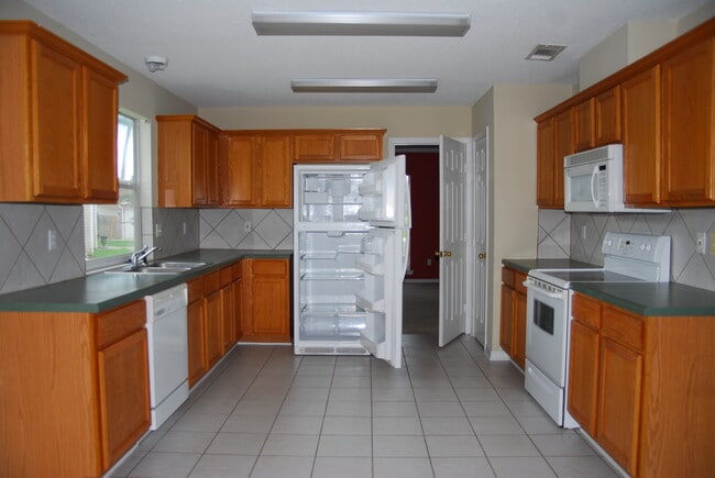 Photo - 9 Pine Lake Ct