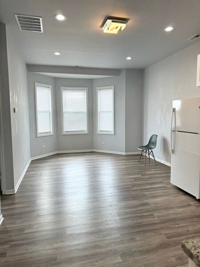 Photo - 2893 S Archer Ave Apartments Unit 3