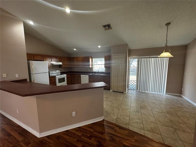 Photo - 1223 Cheshire St